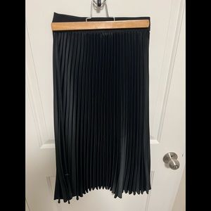 Pleated skirt